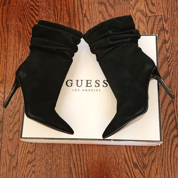 Guess Suede Stiletto Scrunched Booties. Backy - Picture 2 of 16